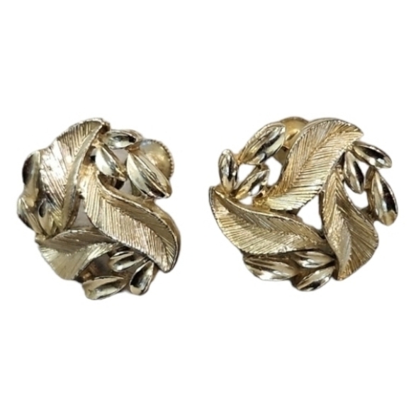 VINTAGE Lisner Gold Tone Leaf Screw Back Earrings - Picture 1 of 5